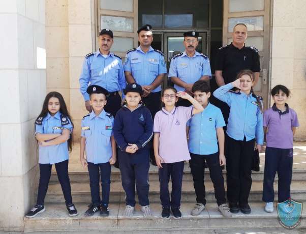 الشرطة تستضيف 7 أطفال في مديرية أريحا