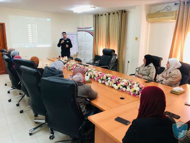 الشرطة تنظم محاضرة توعوية للكادر العامل بوزارة النقل والمواصلات في رام الله
