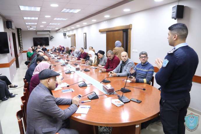 الشرطة تنظم محاضرة توعوية  للجهاز المركز ي للاحصاء الفلسطيني في رام الله 