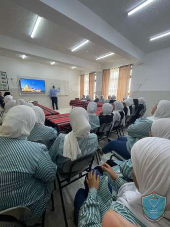 الشرطة تنظم محاضرات توعية حول المخدرات والسجائر الالكترونية في أريحا