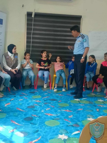 الشرطة تنظم محاضرة توعية لرياض الأطفال في سلفيت