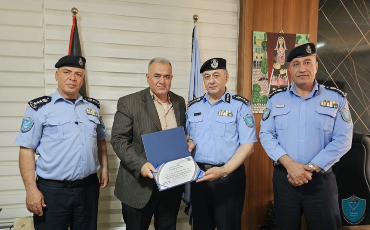 الشرطة تكرم عددا من ضباط  الشرطة المتقاعدين في جنين وطوباس