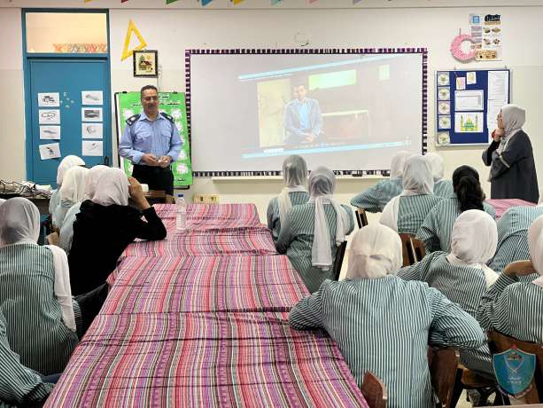 الشرطة تنظم محاضرة حول مكافحه المخدرات بمخيم الفارعة