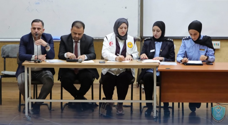 الشرطة والاغاثة الطبية ينظمان لقاء توعية حول الجرائم الإلكترونية بجامعة بوليتكنك فلسطين في الخليل