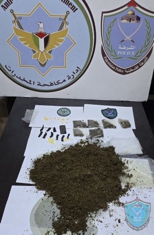 الشرطة تكشف محاولة توريط مواطن بريء بحيازة المخدرات داخل منزله في الخليل