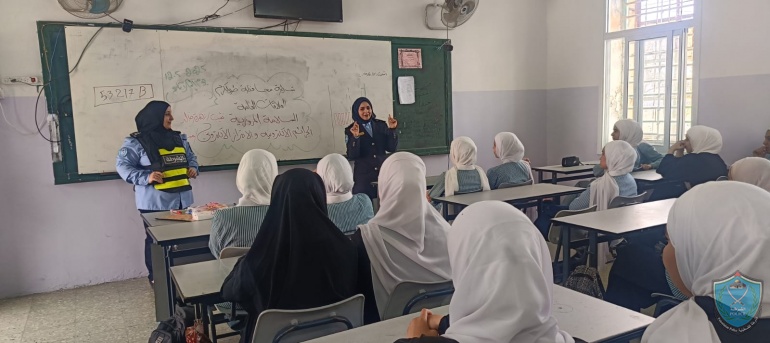الشرطة تعقد سلسلة محاضرات توعية وإرشاد في مدرسة بلعا الأساسية العليا بطولكرم