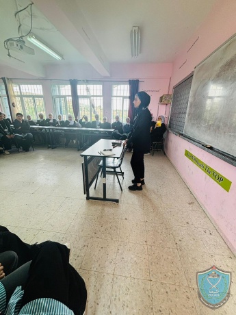 الشرطة تطلق سلسلة لقاءات توعوية بالتعاون مع وكالة الأونروا حول الجرائم الإلكترونية في الخليل 
