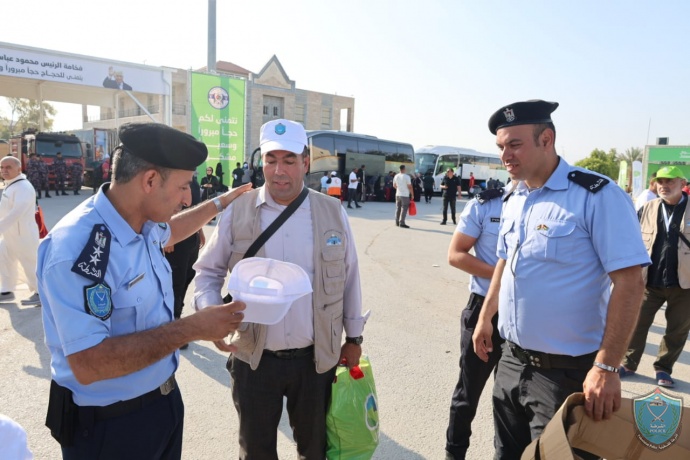الشرطة تسهل مغادرة الدفعة الثانية من الحجاج إلى بيت الله الحرام
