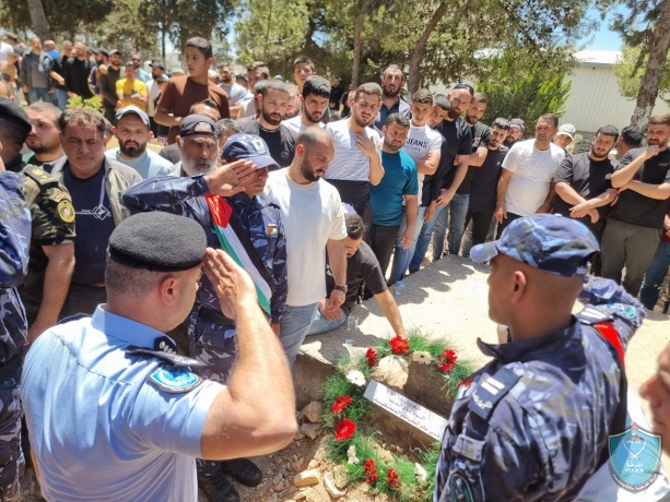 الشرطة تشيع جثمان الملازم أول رأفت عيسى في بيت لحم