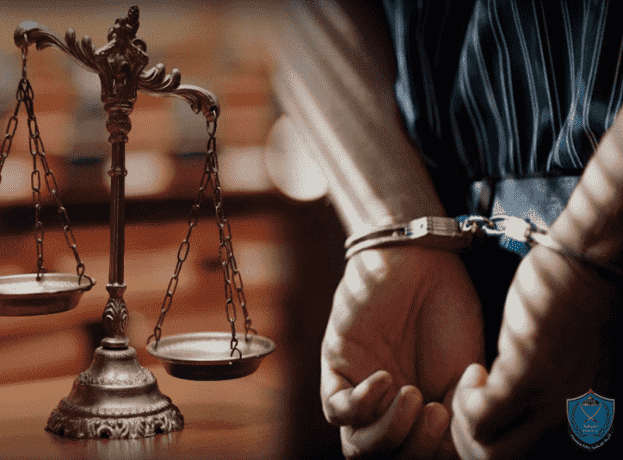 الشرطة تقبض على مطلوب بقضايا سرقة ومخدرات وتزوير وحرق عمد في الخليل