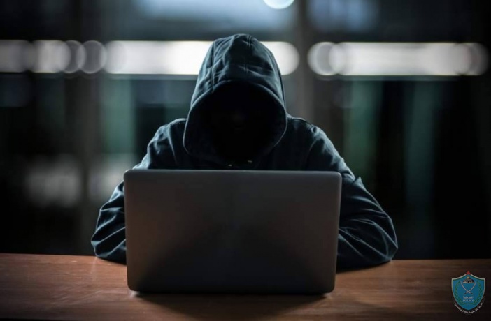 الشرطة تكشف قضية ابتزاز الكتروني بحق سيده  في الخليل