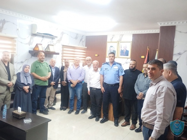 حركة فتح واللجنة الشعبية ومؤسسات مخيم نور شمس تزور مديرية شرطة طولكرم 