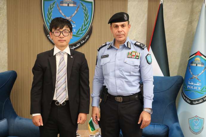 اللواء علام السقا يلتقي سفير جمهورية كوريا الجنوبية لدى دولة فلسطين