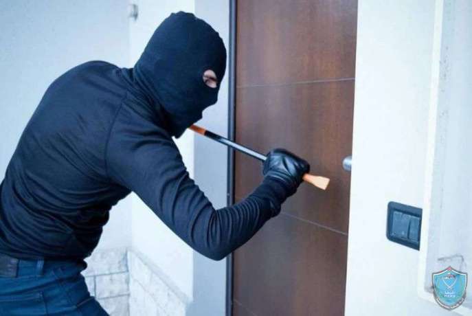 الشرطة تكشف ملابسات سرقة مصاغ ذهبي من منزل في نابلس