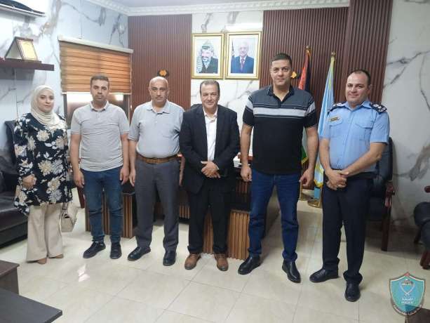 الشرطة تستقبل وزارة العمل  في طولكرم