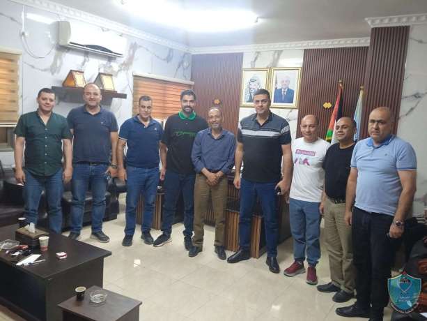 وفد من الخدمات الطبية العسكرية يزور شرطة طولكرم