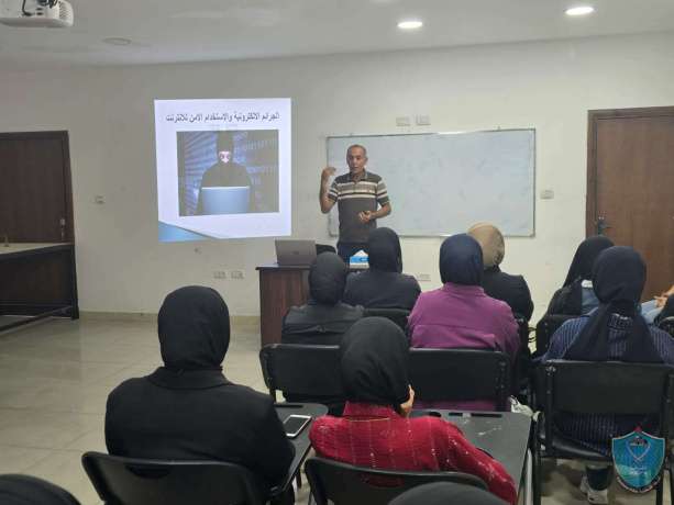 الشرطة تنظم لقاءات توعوية حول الابتزاز الإلكتروني في جنين وطوباس