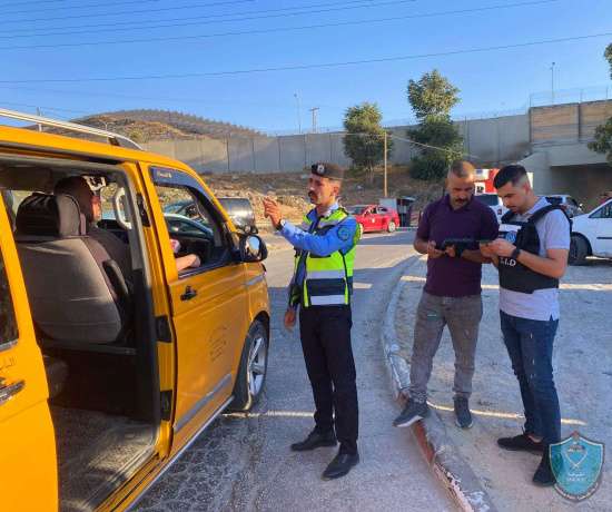 شرطة ضواحي القدس تواصل جهودها لضبط المركبات غير القانونية والمطلوبين للقضاء
