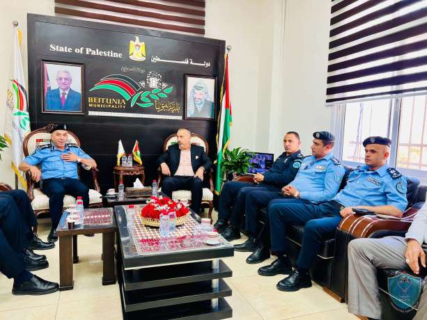 الشرطة وبلدية بيتونيا يبحثان سبل التعاون المشترك 