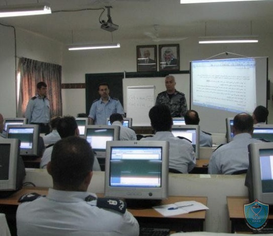 أريحا: كلية الشرطة تفتتح دورة في قيادة الحاسوب الدولي ICDL