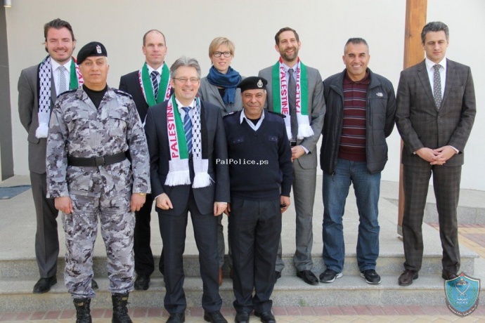 وفد برلماني ألماني يزور كلية فلسطين للعلوم الشرطية في أريحا