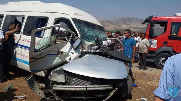 محدث : مصرع 4 مواطنين و 18 اصابة بحادث سير  مروع  بالقرب من عقابا