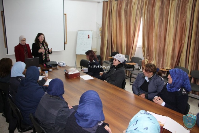 الشرطة تعقد ورشة عمل حول حق المرأة بالميراث في بيت لحم