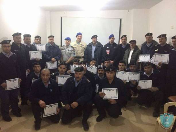 الشرطة تخرج دورة التدريب اثناء الخدمة الخامسة  في طوباس