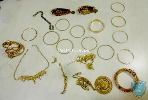 الشرطة تكشف ملابسات سرقة مصاغ ذهبي بقيمة 30 الف دولار في رام الله