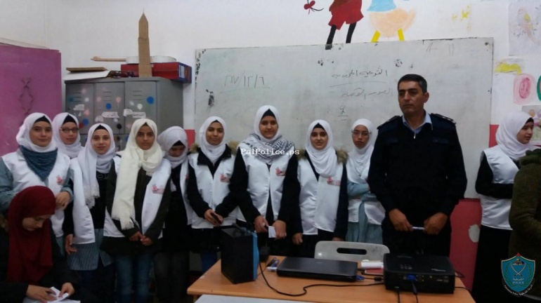 الشرطة تنظم محاضرتين  لطالبات  مدرسة بنات سرطه الثانوية  بمحافظة سلفيت