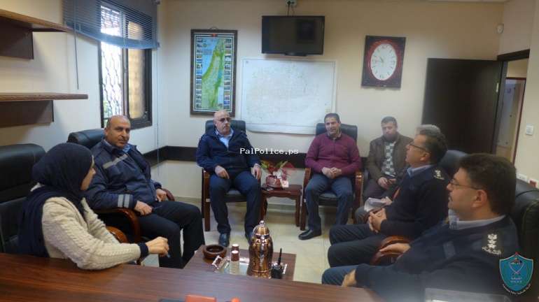 الشرطة تبحث سبل تعزيز التعاون المشترك مع عدد من المؤسسات وتقديم الخدمة الأفضل للمواطنين في قلقيلية