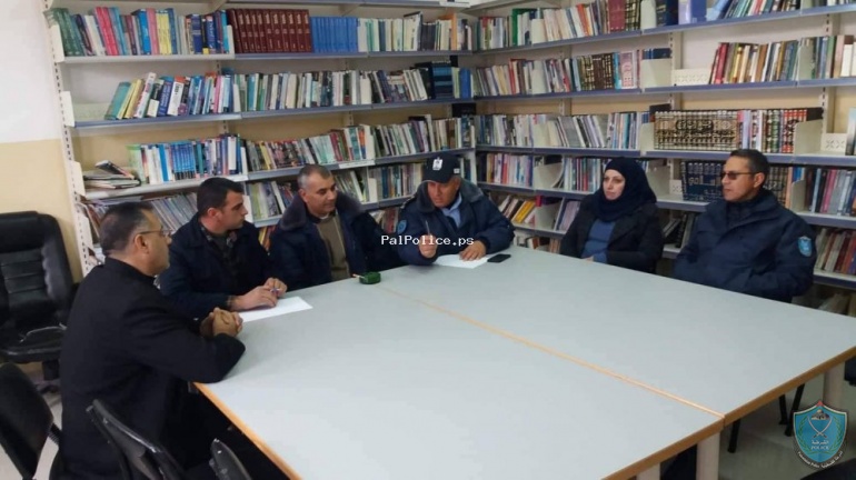 المركز المتنقل يلتقي أعضاء المركز الثقافي المجتمعي في الخليل
