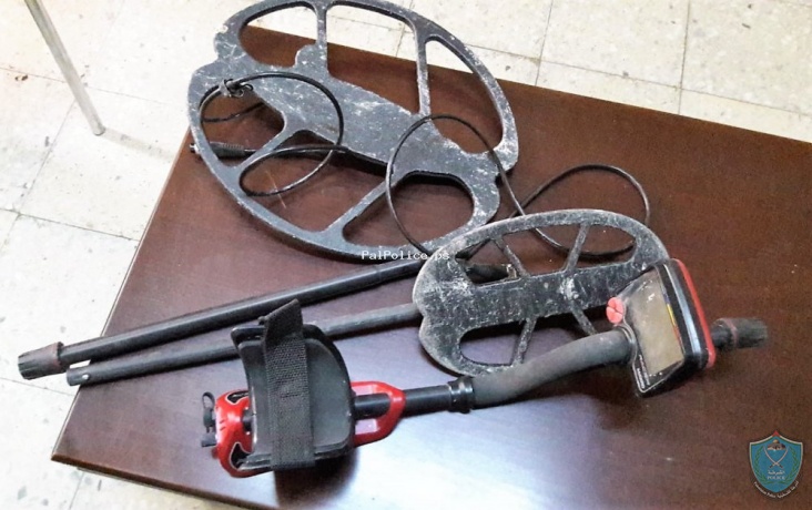الشرطة تقبض على شخص بحوزته ماكينة للتنقيب وقطع اثرية في ضواحي القدس