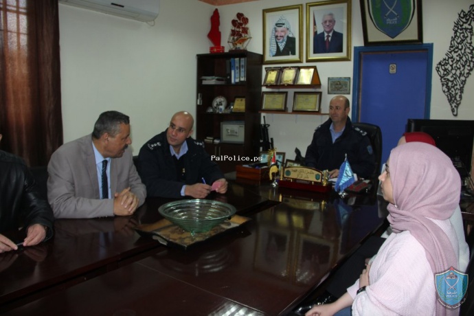 الشرطة تخرج دورة الخط العربي ودورة قيادة الحاسوب الدولية لنزلاء مركز الإصلاح والتأهيل في رام الله