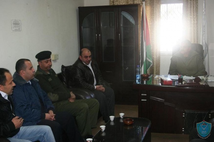 الشرطة تشارك لجنة العلاقات العامة للمؤسسة الأمنية في زيارة قائد منطقة قلقيلية