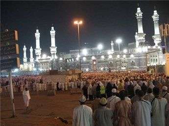الحجاج يغادرون السبت معبر الكرامة بالتوقيت الصيفي