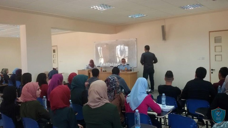 الشرطة وطلبة الجامعة العربية الأمريكية  يعقدان اللقاء الخامس في دورة سبل الوقاية من مخاطر الانترنت في جنين