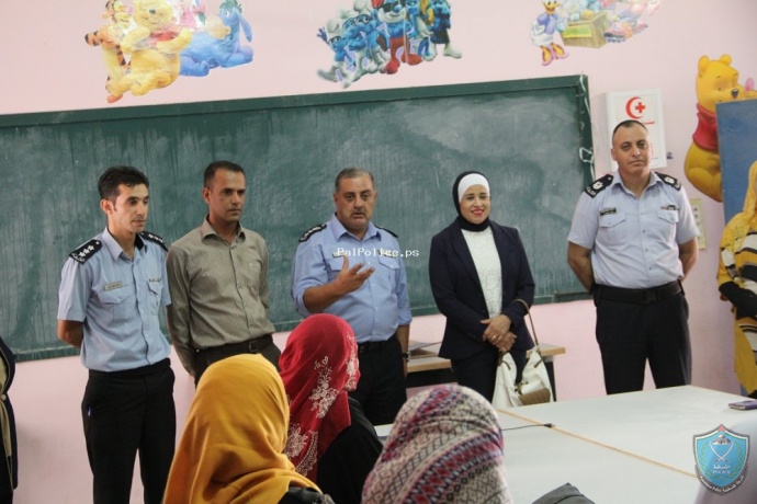 أريحا: الشرطة والتربية يطلقان مشروع التوعية المدرسية المتكاملة