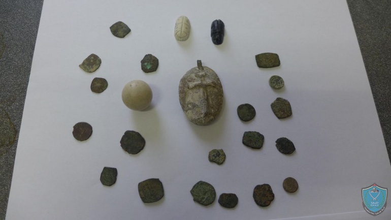 الشرطة تحول عدد من القطع الأثرية إلى النيابة العامة في جنين