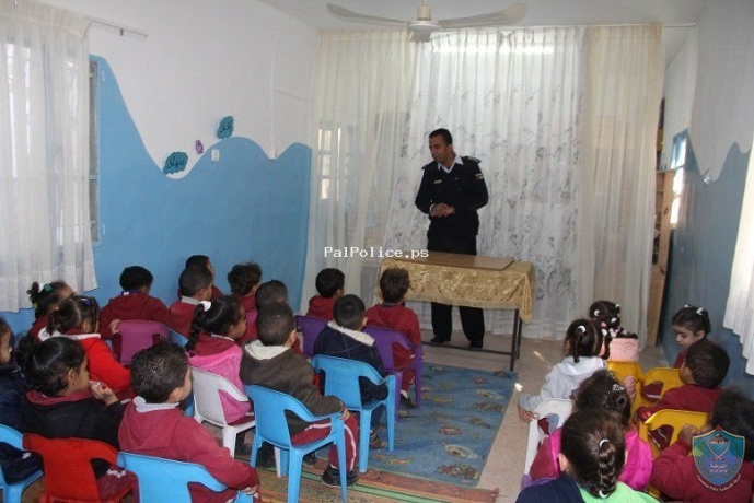 الشرطة تنظم محاضرة توعية في روضة الجيل الجديد في أريحا