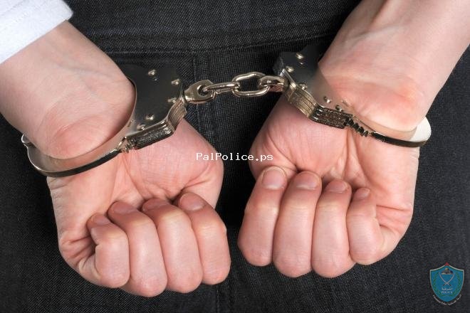 شرطة بيت لحم تقبض على شخص صادر بحقه 15 امر حبس بـقيمة 45 الف شيقل