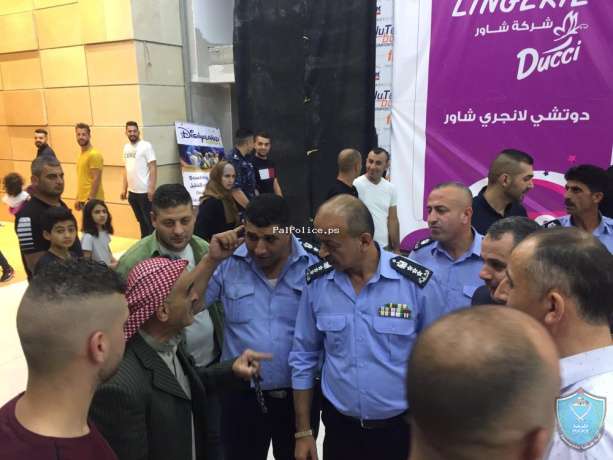 الشرطة والبلدية والغرفة التجارية ينظمان جولة تفقدية بأسواق الخليل