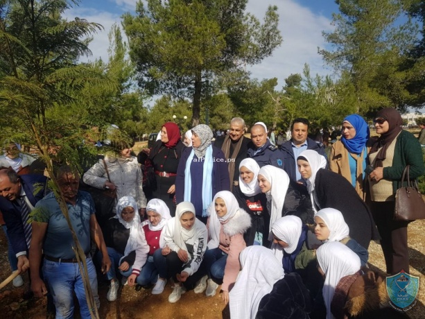 الشرطة تشارك في إحياء فعالية يوم الشجرة الفلسطيني برام الله