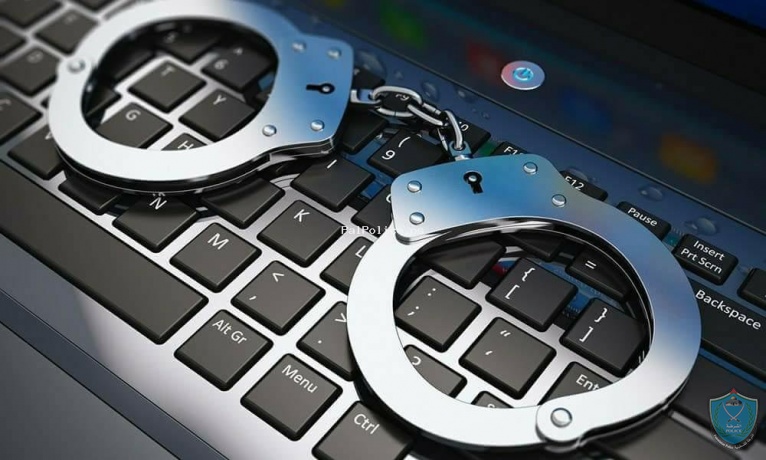 الشرطة تكشف ملابسات جريمة ابتزاز الكترونية بقيمة 23 ألف شيكل عبر الواتس أب بالخليل
