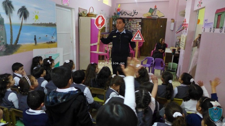الشرطة تطلق المرحلة الأولى من برنامج المحاضرات الشرطية التوعية لرياض الأطفال في قلقيلية