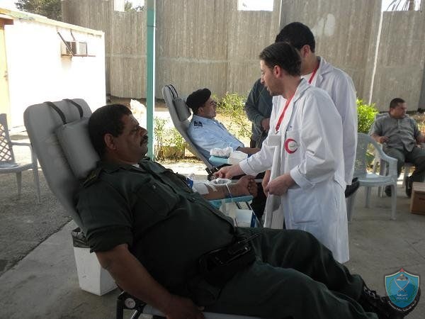 المؤسسة الامنية تتبرع بالدم لصالح بنك الدم الوطني في أريحا