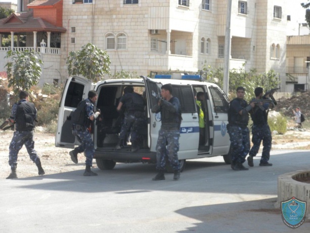 الشرطة تفض شجار وتقبض على 11 شخص  في بلدة نوبا .