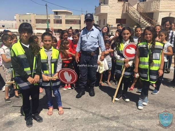 الشرطة تنظم يوم مروري لمخيم مدرسة الأندلس في الخليل