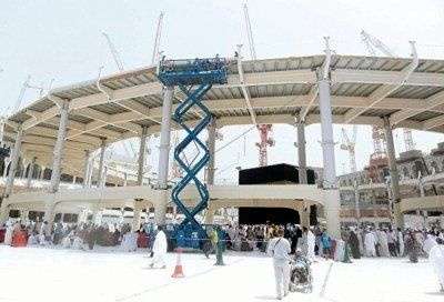 السعودية تنجز 95% من المطاف المعلق في مكة وتشغيله خلال أيام
