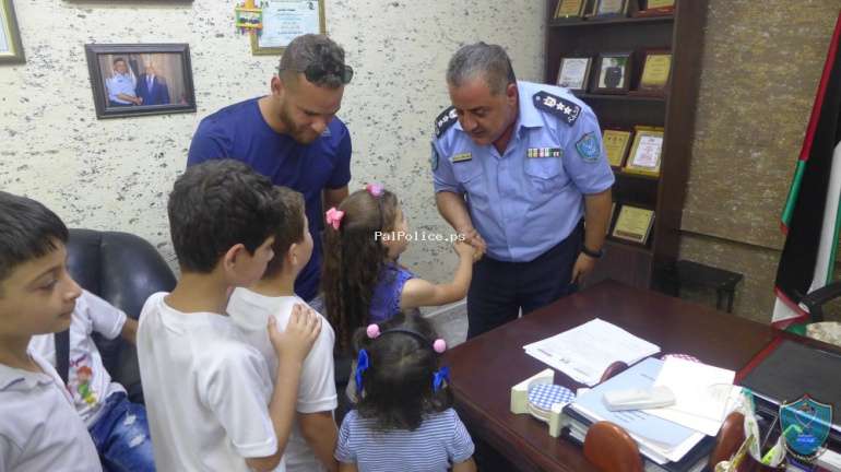 المخيم الصيفي (نادي المستقبل) يزور شرطة قلقيلية